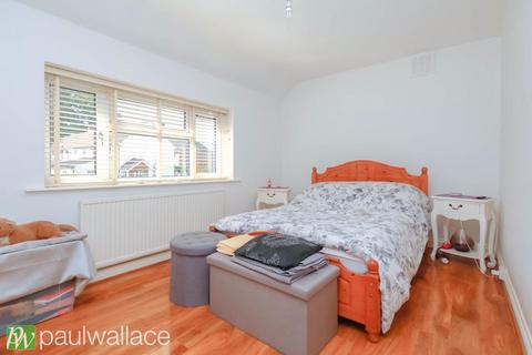 13 Hyde Mead, Nazeing, Waltham Abbey, EN9 2HP