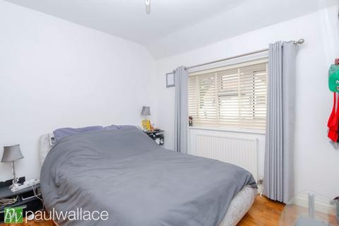 13 Hyde Mead, Nazeing, Waltham Abbey, EN9 2HP