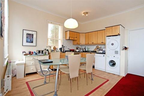 3 bedroom flat to rent, Bloomfield Road, Highgate, N6