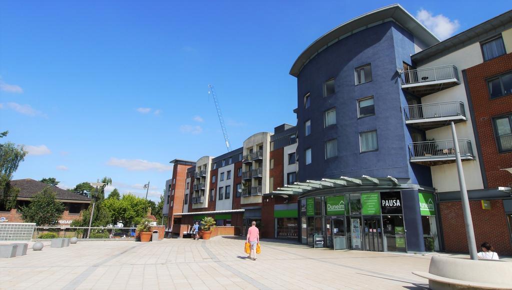 The Forum, Lower Tanbridge Way, Horsham, RH12 1 bed flat £950 pcm (£
