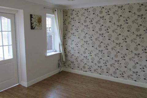 2 bedroom semi-detached house to rent, Whittaker Close, Congleton