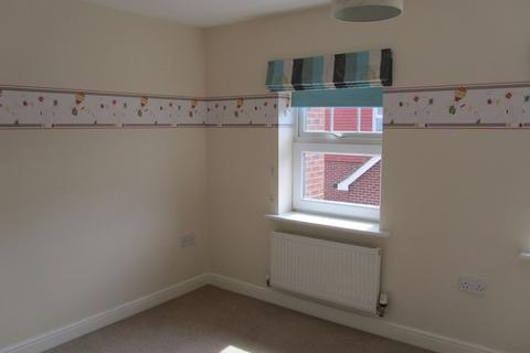 2 bedroom semi-detached house to rent, Whittaker Close, Congleton