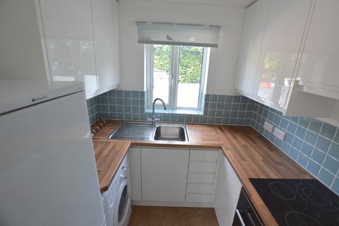 Studio to rent, Leatherhead