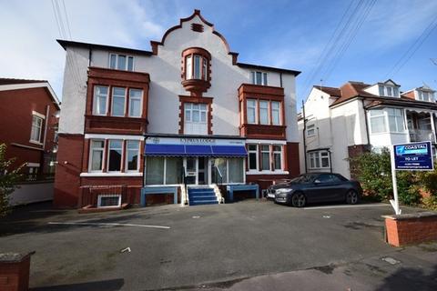 2 bedroom flat to rent, Cyprus Avenue, Lytham St. Annes, Lancashire, FY8