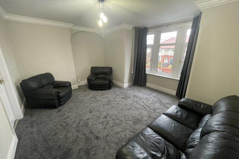 2 bedroom flat to rent, Cyprus Avenue, Lytham St. Annes, Lancashire, FY8