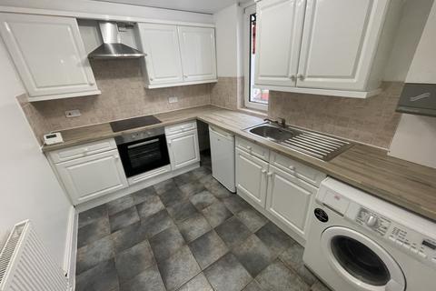 2 bedroom flat to rent, Cyprus Avenue, Lytham St. Annes, Lancashire, FY8