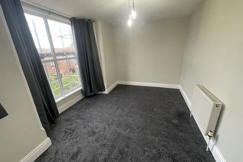 2 bedroom flat to rent, Cyprus Avenue, Lytham St. Annes, Lancashire, FY8