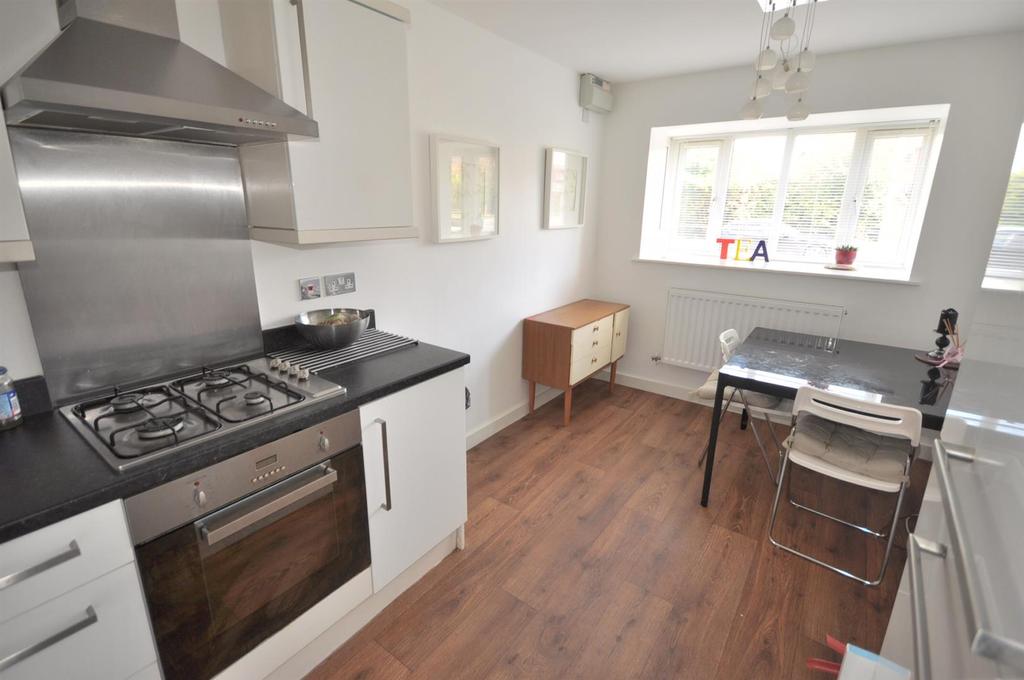 Owthorpe Road, Cotgrave, Nottingham 3 bed terraced house £197,500