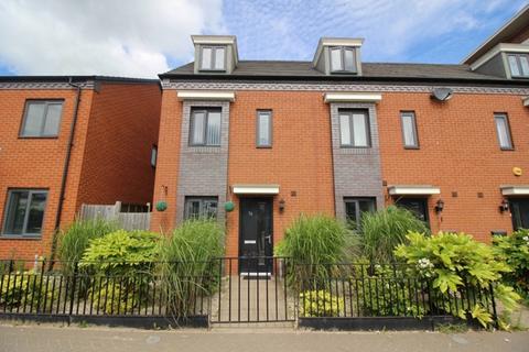 3 bedroom townhouse for sale, Mercury Drive, Oxley, Wolverhampton