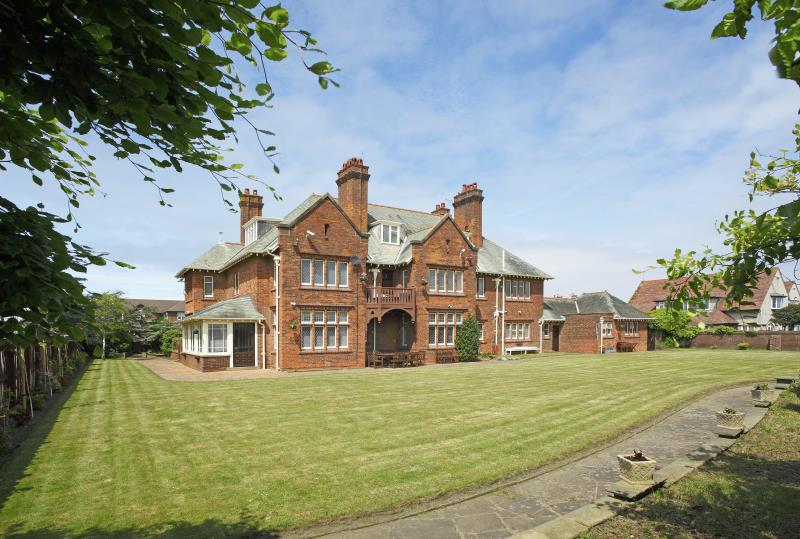 Stanley Road, Wirral, CH47 6 bed detached house for sale £1,350,000