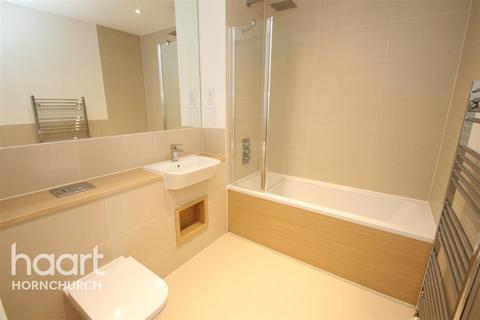 1 bedroom flat to rent, Azalea Lodge, RM3