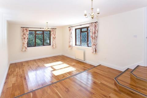 Carlessi Cottage Fireball Hill, Ascot, SL5 9PJ