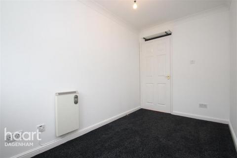 2 bedroom apartment to rent, Causton Square, DAGENHAM