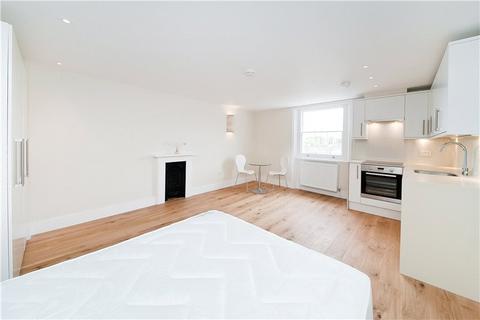 Studio to rent, Onslow Gardens, South Kensington, London, SW7