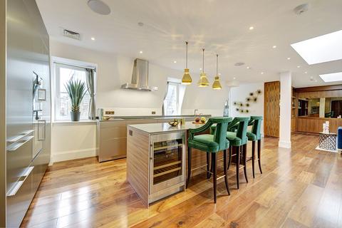 3 bedroom penthouse for sale, The Charles, Covent Garden, WC2R