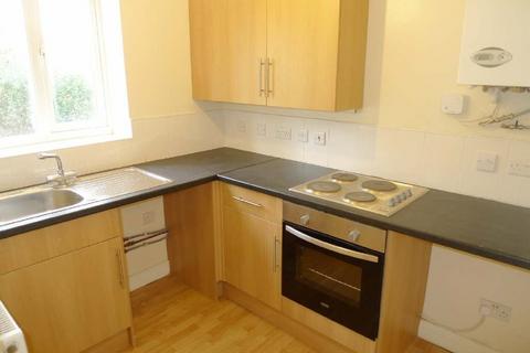 2 bedroom ground floor flat to rent, Broadlea Hill, Bramley