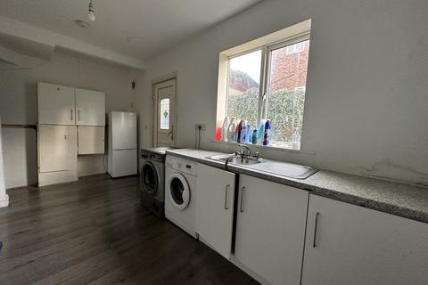 3 bedroom terraced house for sale, Hall Place, Leeds, West Yorkshire, LS9