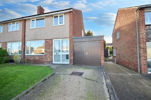 3 bedroom semi-detached house to rent, Wicklow Avenue, Melton Mowbray, Leicestershire