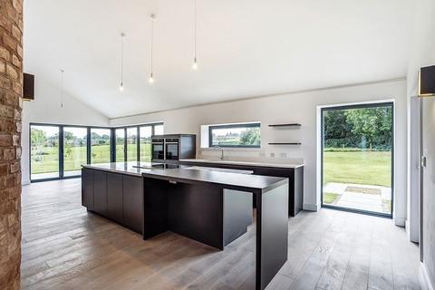 4 bedroom detached house to rent, Well Lane, Gillow Heath