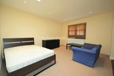 Studio to rent, Broadway, West Ealing W13 0SU