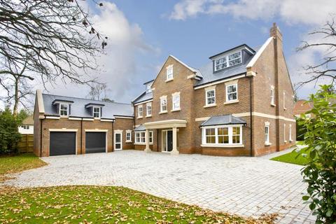 6 bedroom terraced house to rent, Heathfield Avenue, Sunninghill, Berkshire SL5 0AL