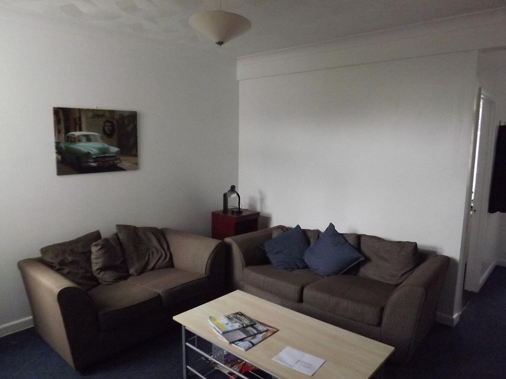 Leopold Street, Southsea, PO4 4 bed house share £375 pcm (£87 pw)