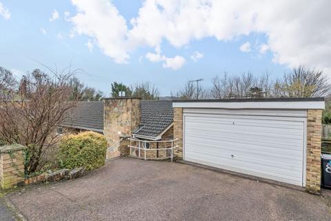 4 bedroom detached bungalow to rent - More Close, West Purley