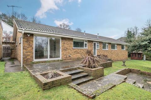 4 bedroom detached bungalow to rent - More Close, West Purley