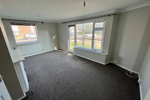 2 bedroom ground floor flat to rent, Beach Green, Shoreham-by-Sea BN43