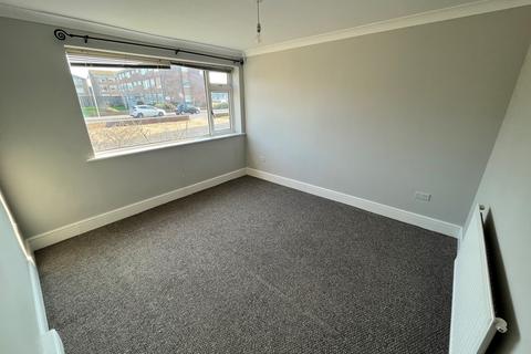 2 bedroom ground floor flat to rent, Beach Green, Shoreham-by-Sea BN43