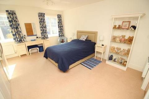 2 bedroom apartment for sale, Addington Road, Sanderstead, Surrey