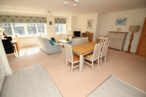 2 bedroom apartment for sale, Addington Road, Sanderstead, Surrey