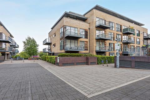 3 bedroom penthouse to rent, Marlowe House, Kingsley Walk, Cambridge, CB5
