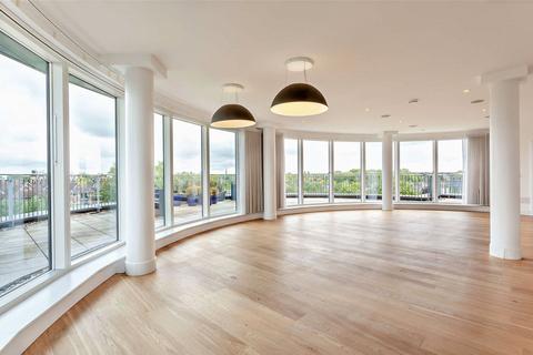 3 bedroom penthouse to rent, Marlowe House, Kingsley Walk, Cambridge, CB5