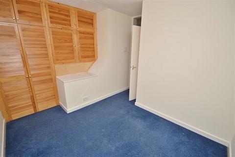 2 bedroom end of terrace house to rent, Canford Heath