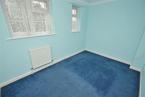 2 bedroom end of terrace house to rent, Canford Heath