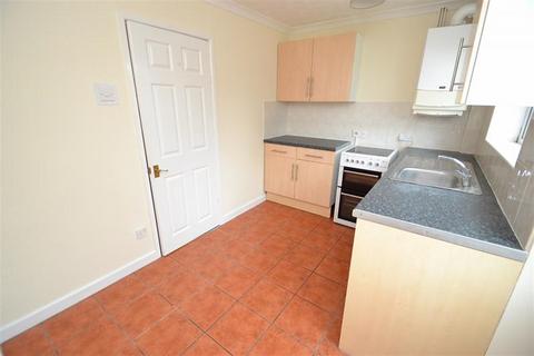 2 bedroom end of terrace house to rent, Canford Heath