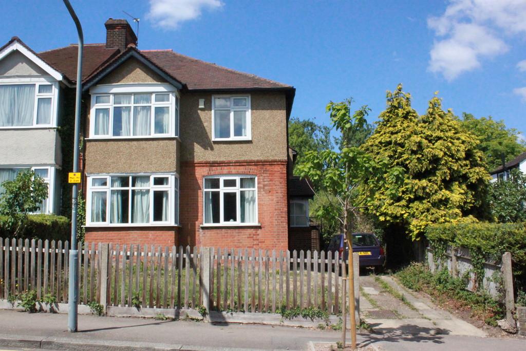 Monkhams Drive, Woodford Green 4 bed semidetached house £850,000