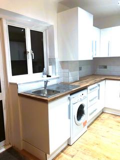 4 bedroom house to rent, St Andrews Road , Gants Hill IG1