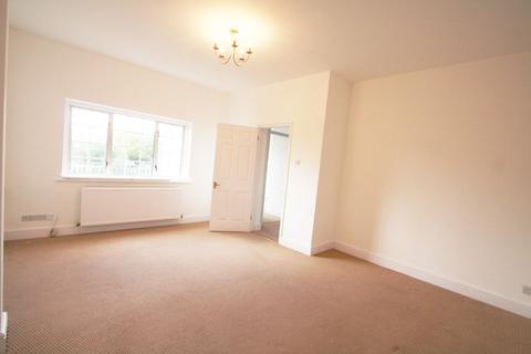 3 bedroom flat to rent - Chalkwell Avenue, Westcliff-on-Sea