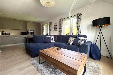 2 bedroom flat to rent, Arundale Walk, Highwood, Horsham, RH12