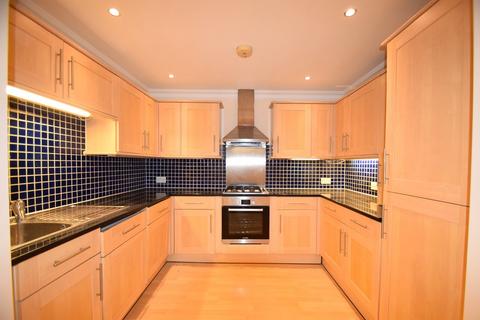 2 bedroom apartment to rent, Chiswick High Road, W4