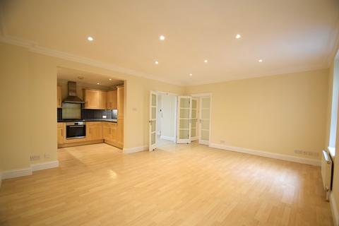 2 bedroom apartment to rent, Chiswick High Road, W4