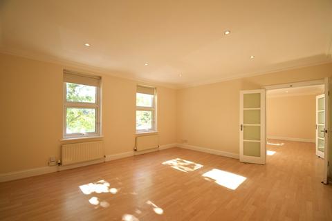 2 bedroom apartment to rent, Chiswick High Road, W4