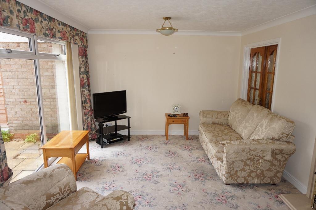 Ravenswood Drive South, Solihull, B91 3LP 4 bed link detached house £