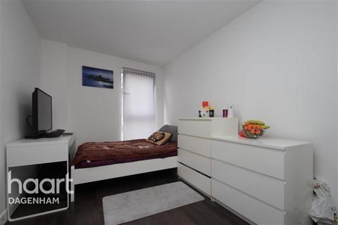3 bedroom flat to rent, Academy Way, Dagenham, RM8