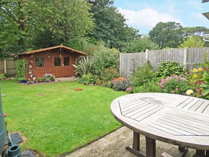 Hazel Close, Highcliffe, Christchurch 3 bed detached bungalow £425,000
