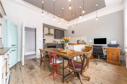 2 bedroom flat for sale, Upper Street, Islington, London