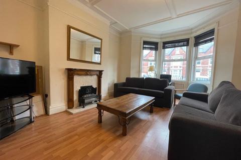 1 bedroom in a house share to rent, 45 Wingrove Road, Newcastle Upon Tyne NE4