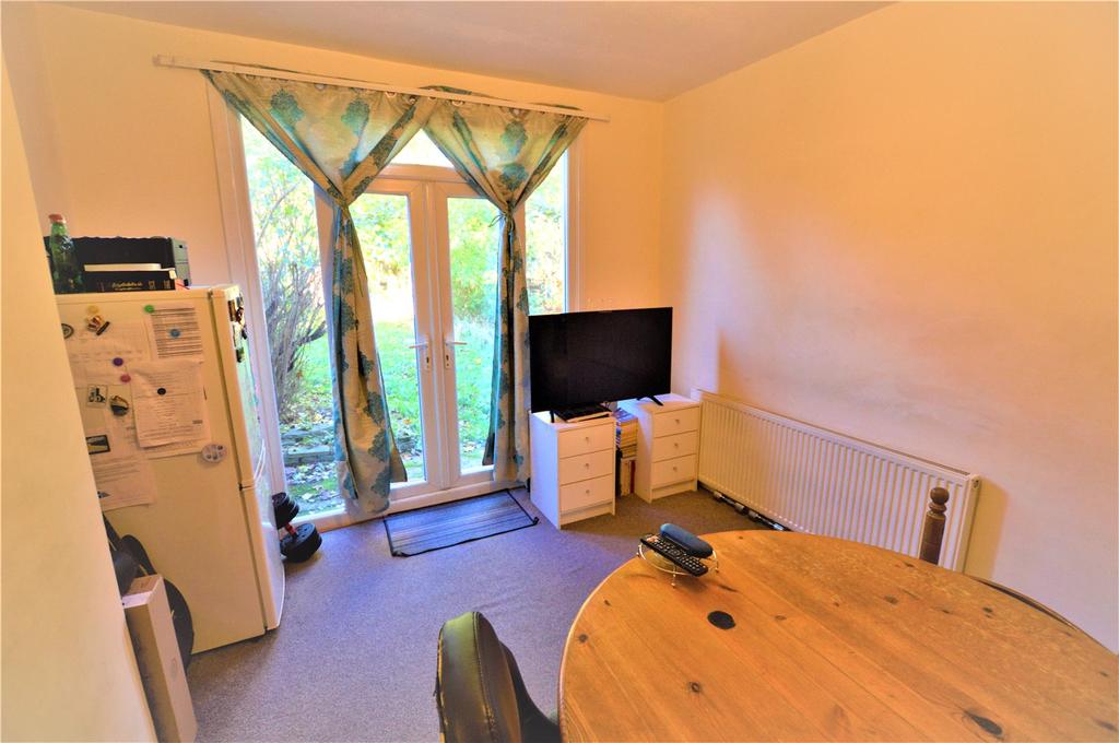 Lingfield Crescent, Eltham, London, SE9 2 bed £1,400 pcm